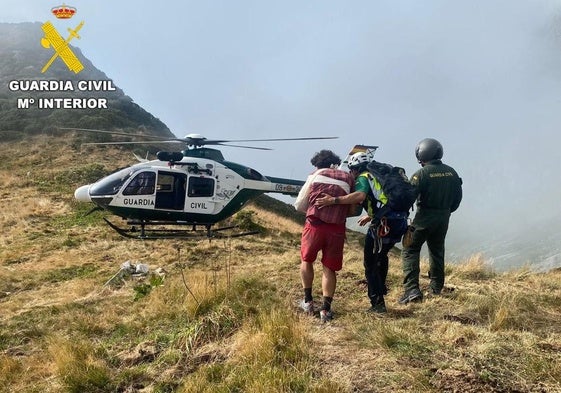 Rescate de la Guardia Civil a un montañero.