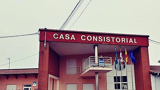 El PSOE pide «dimisiones» por el cierre reiterado de las piscinas de Santa Colomba de Curueño