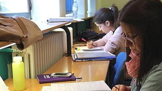 El número de becarios en Castilla y León se incrementa en los últimos cinco cursos un 58%