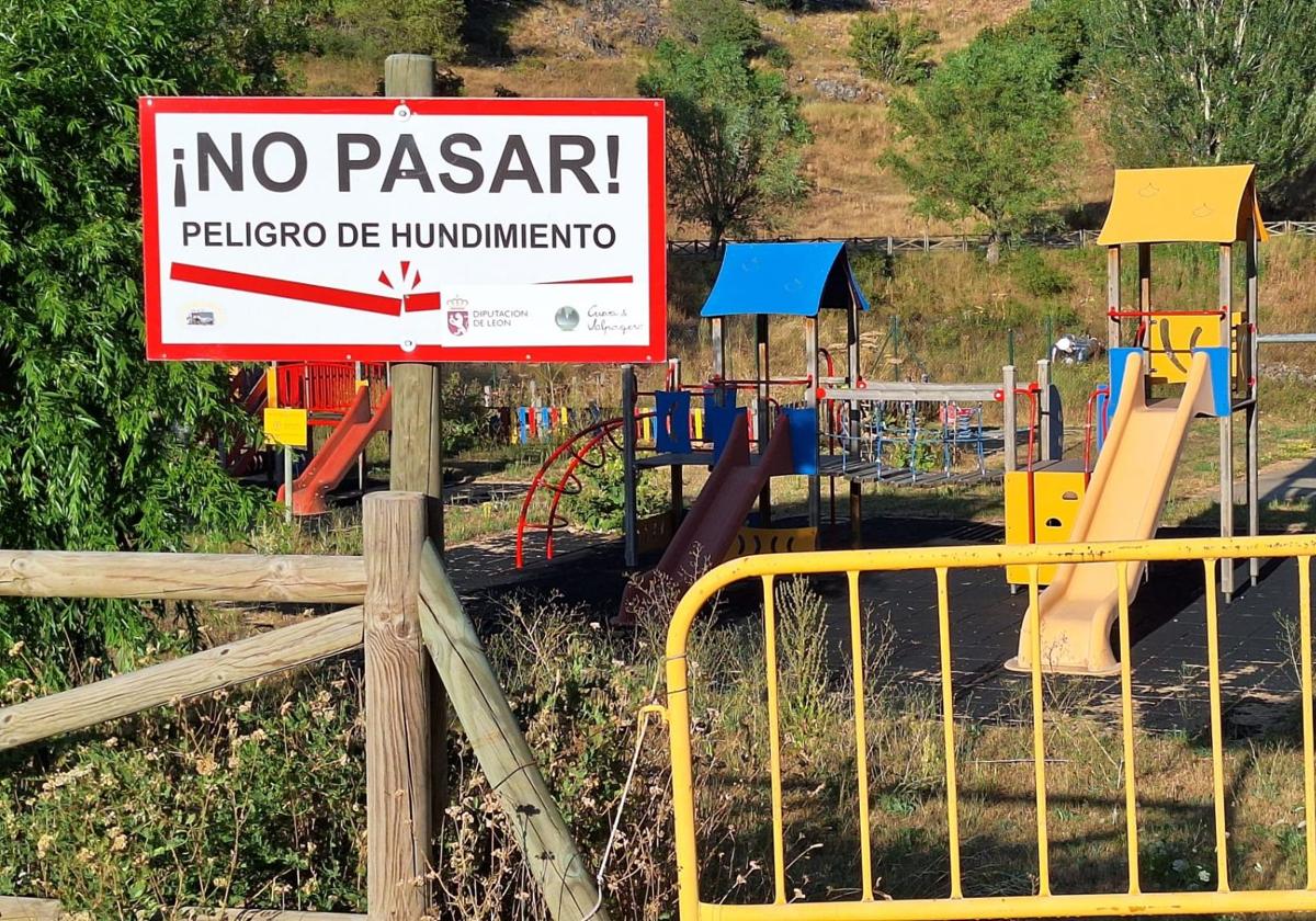 Parque infantil de Hoces de Vegacervera.