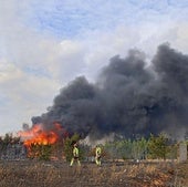 Baja a nivel 0 el incendio de La Aldea de la Valdoncina que desalojó varias viviendas