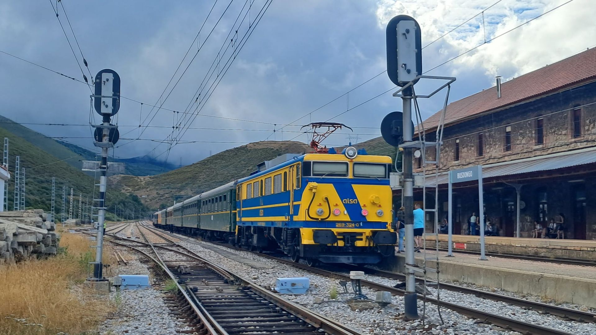 Viaje en tren histórico por la rampa de Pajares