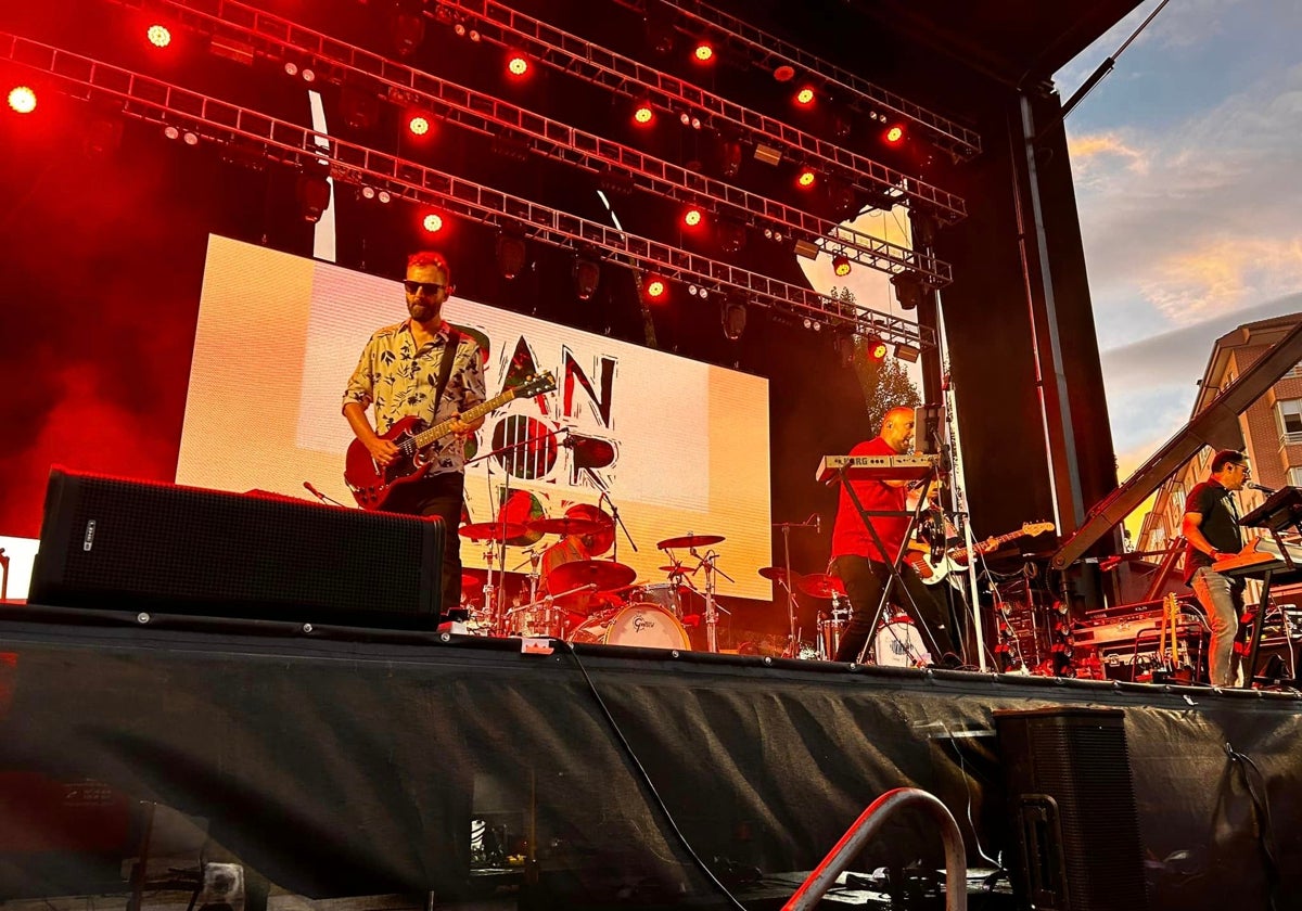 Actuación del grupo Pandorado en el Astorga Fest