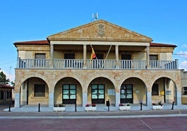 Fachada del Ayuntamiento de Valdelosa, en Salamanca.