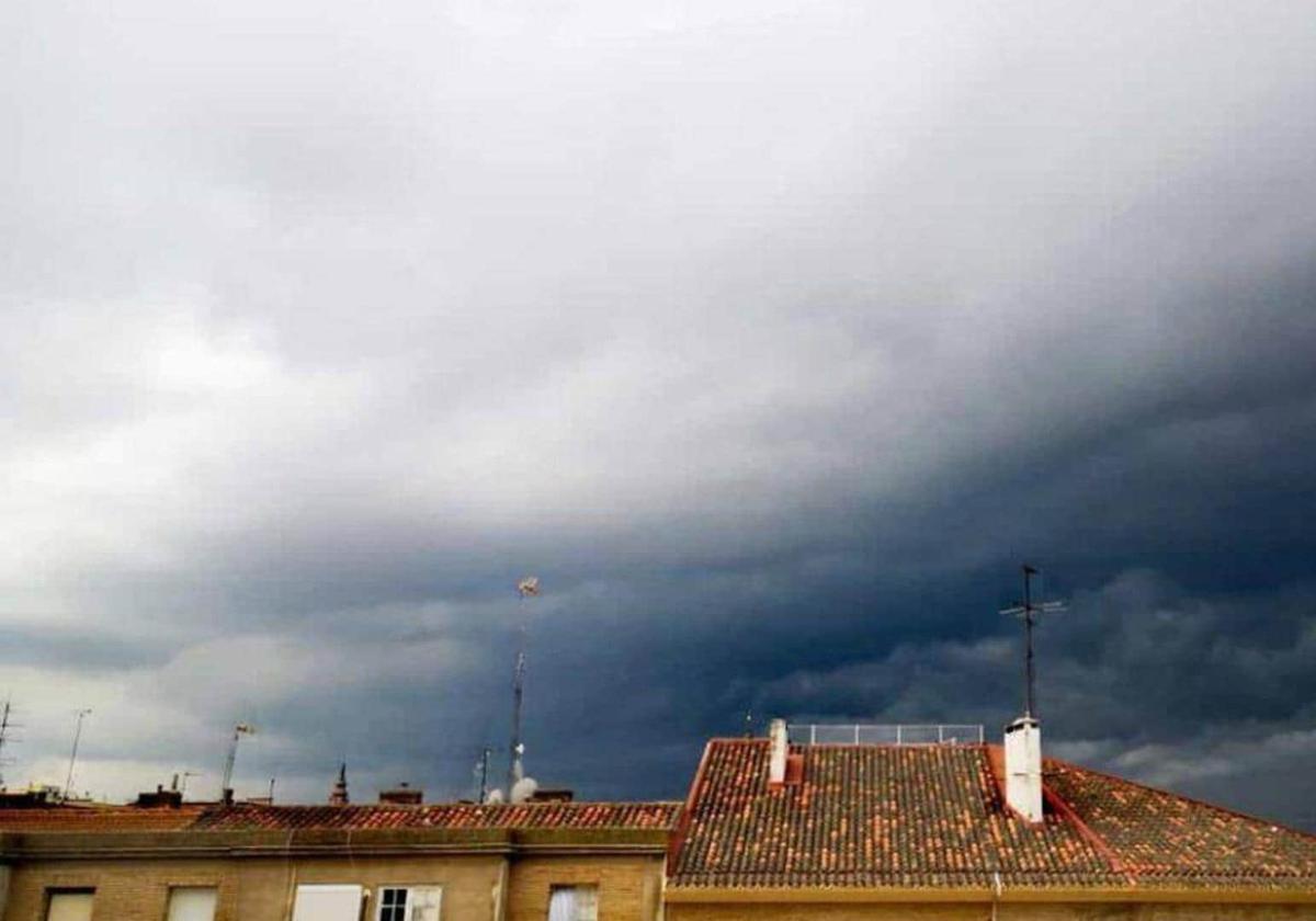 Temperaturas más frescas y posibilidad de lluvias para este domingo