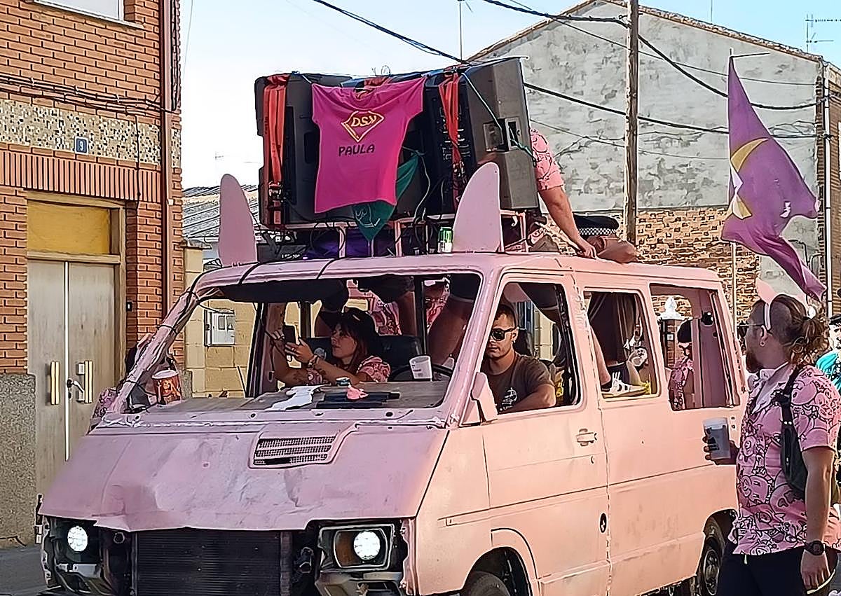 Imagen secundaria 1 - Carnaval de verano en Laguna de Negrillos