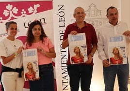 Vicente Canuria, concejal de deportes y Mercedes Escudero, concejala de Igualdad en la presentación del II Torneo Reino de León.