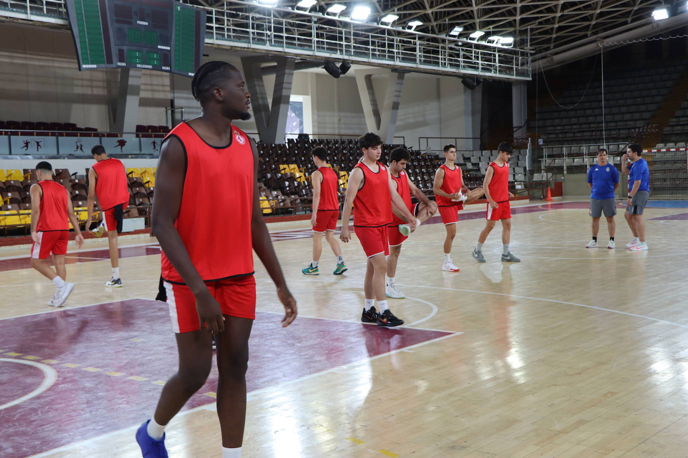 Primer entrenamiento de la Cultural de baloncesto