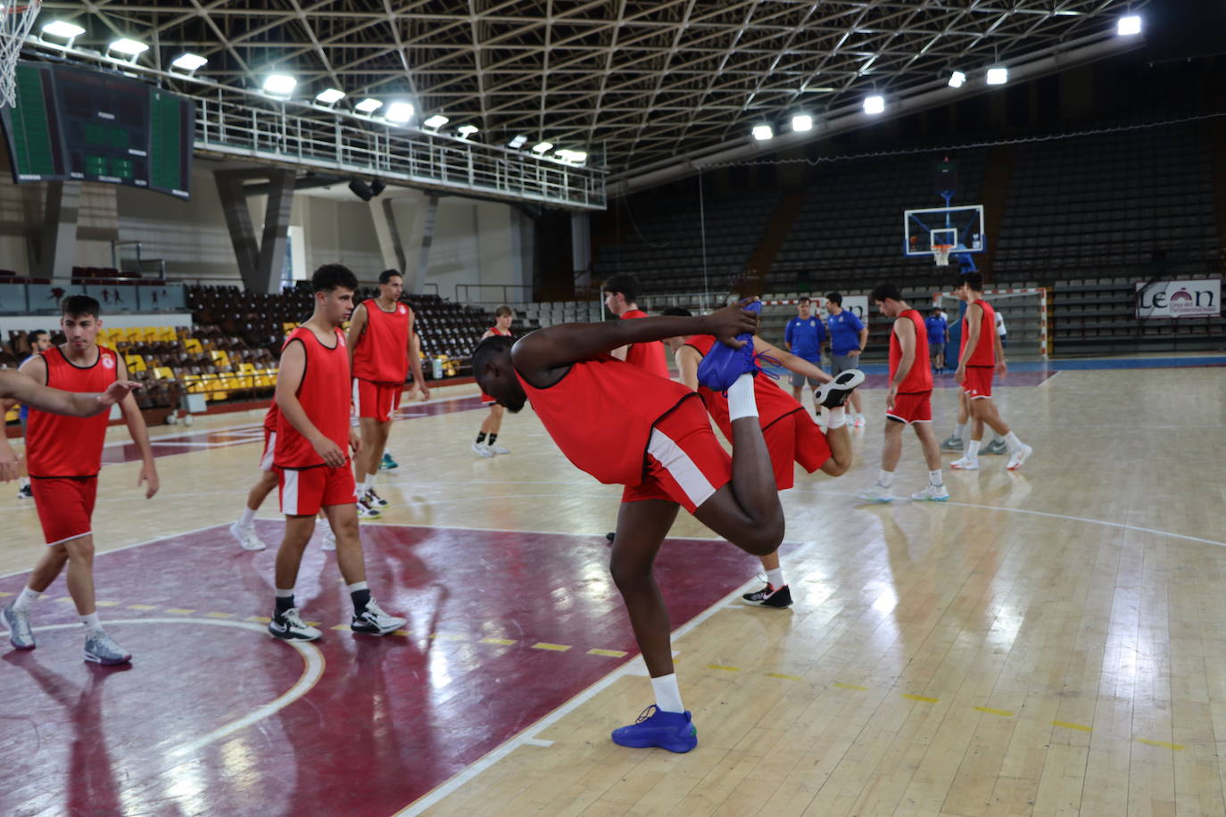 Primer entrenamiento de la Cultural de baloncesto