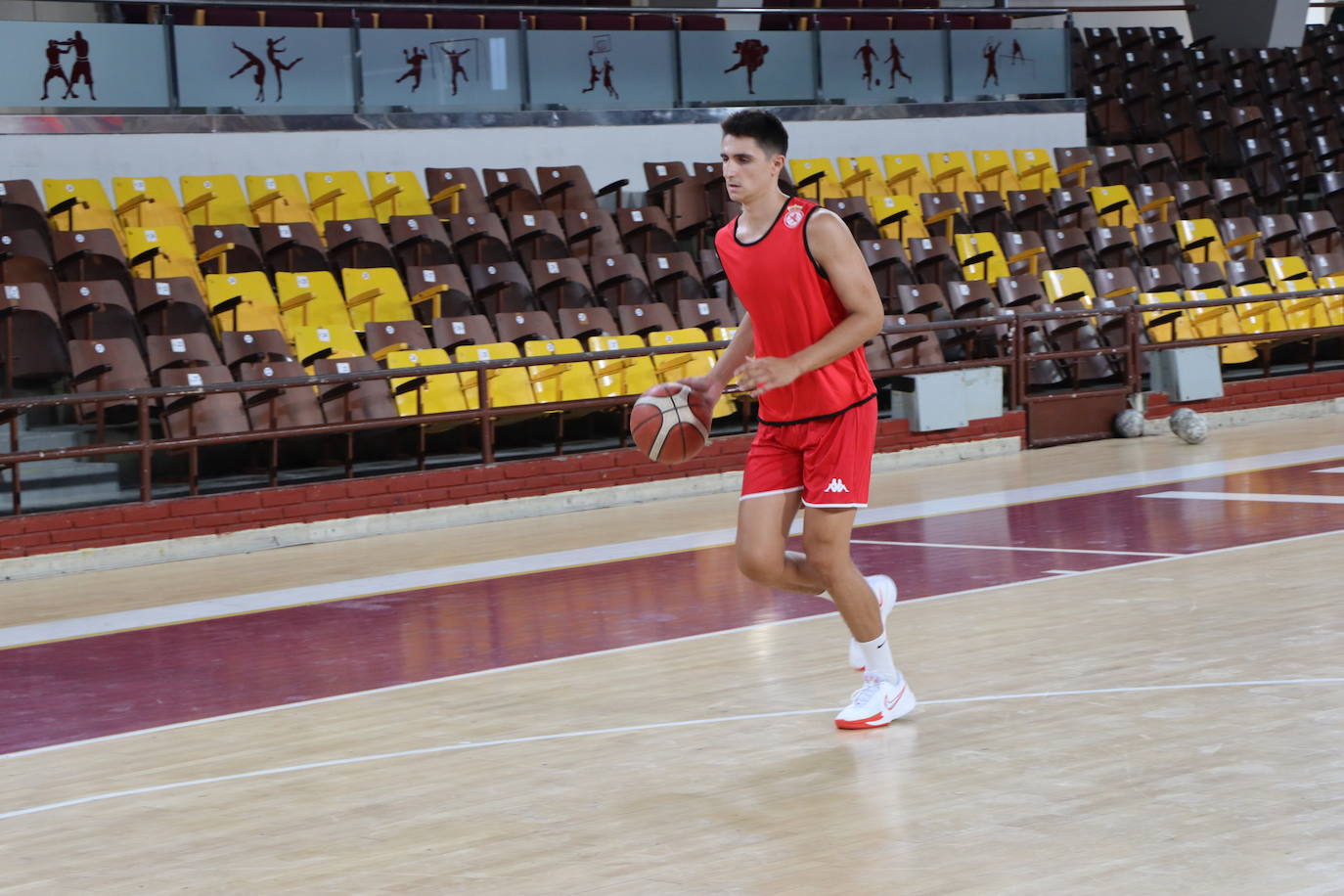 Primer entrenamiento de la Cultural de baloncesto
