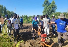 Más de medio centenar de personas en situación de acogida se benefician de dos programas formativos de horticultura y otro de teatro integrador