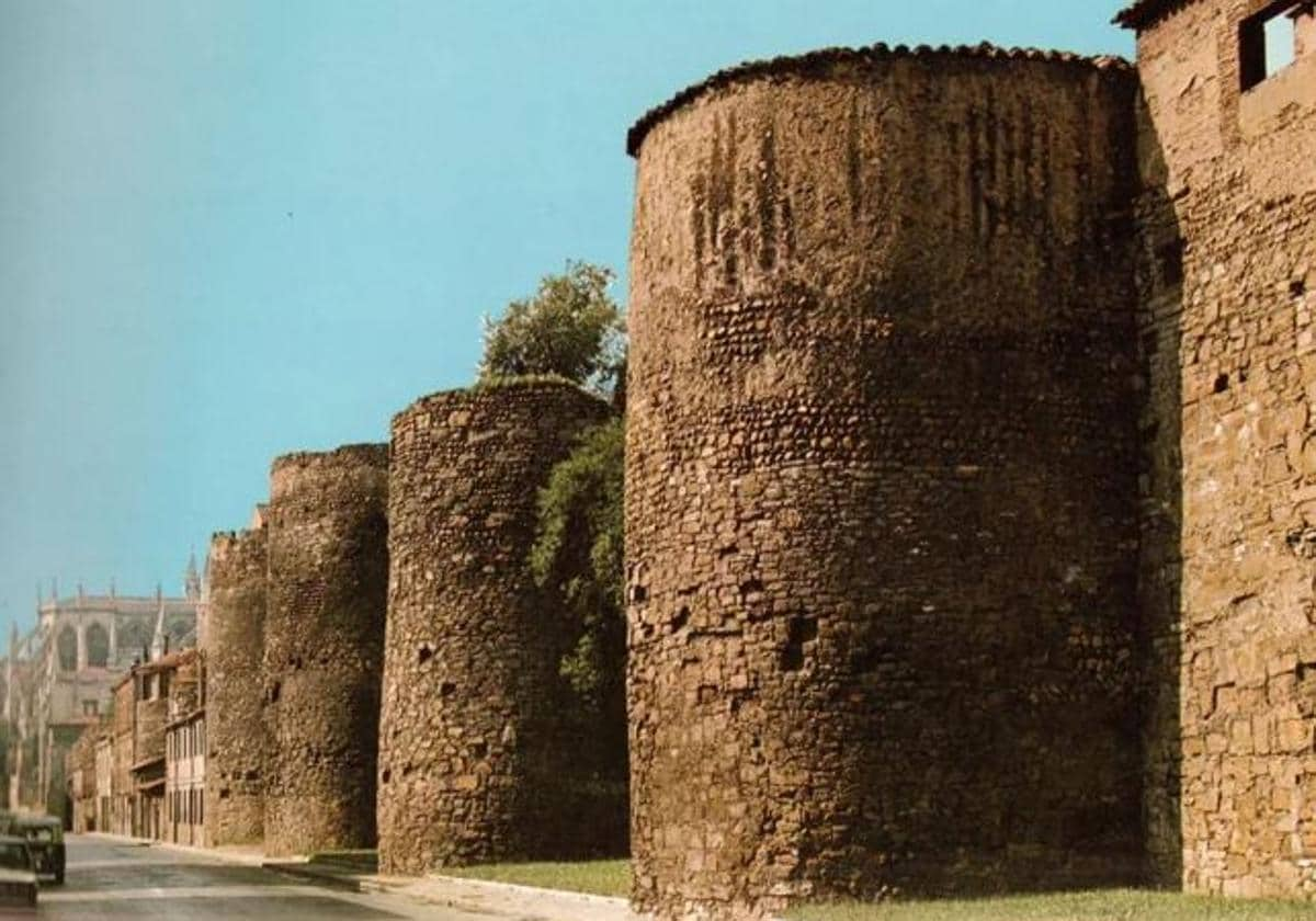 Patrimonio autoriza las obras en la antecerca de la muralla de León