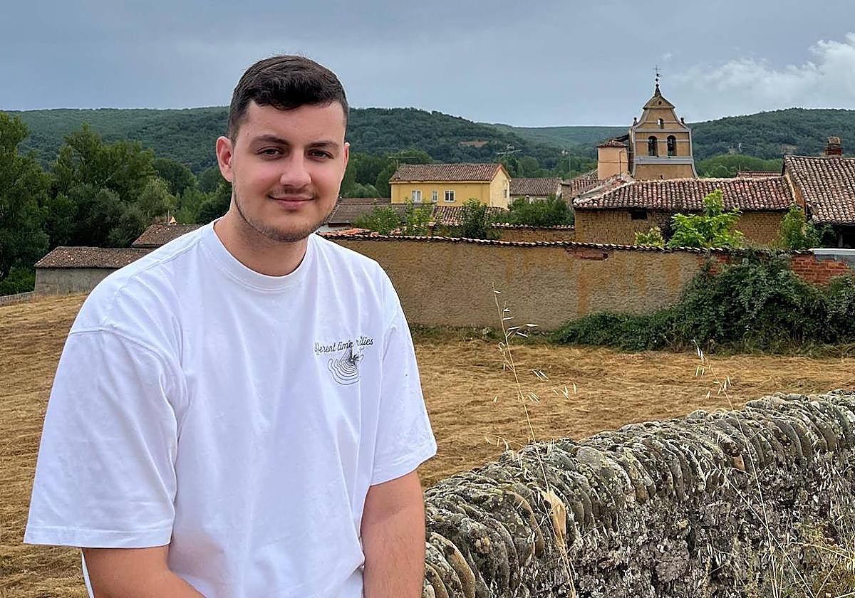 Julián Silván presenta su proyecto de la beca Ralbar.