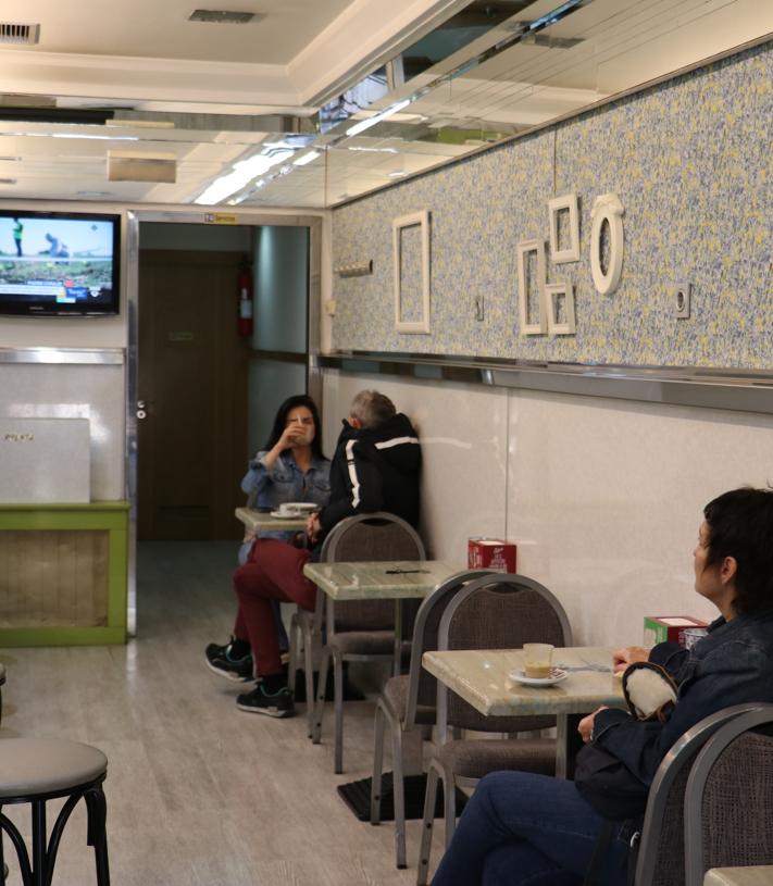 Imagen secundaria 2 - Imagen del interior de su cafetería.