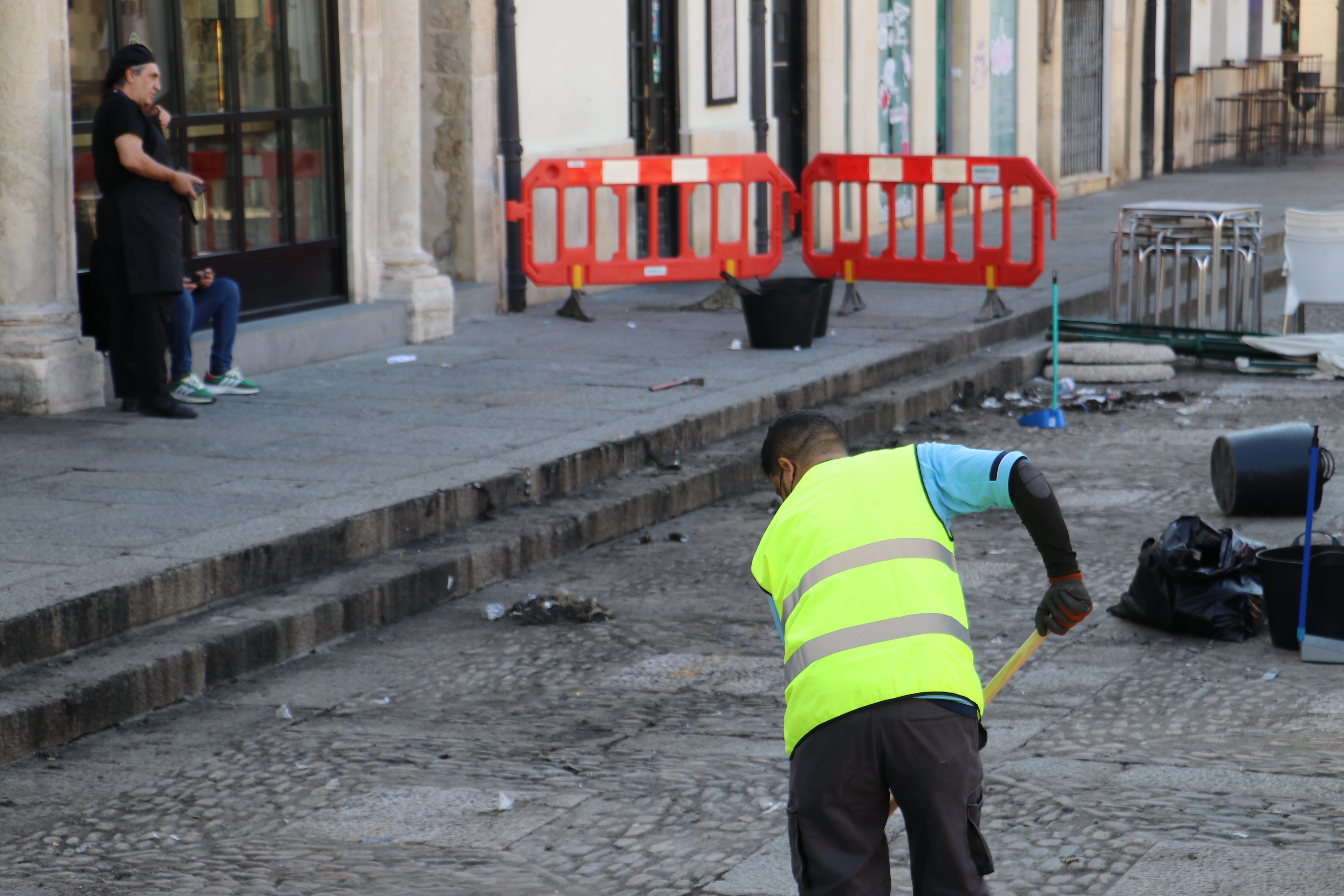 Retirada de los veladores de la plaza San Marcelo