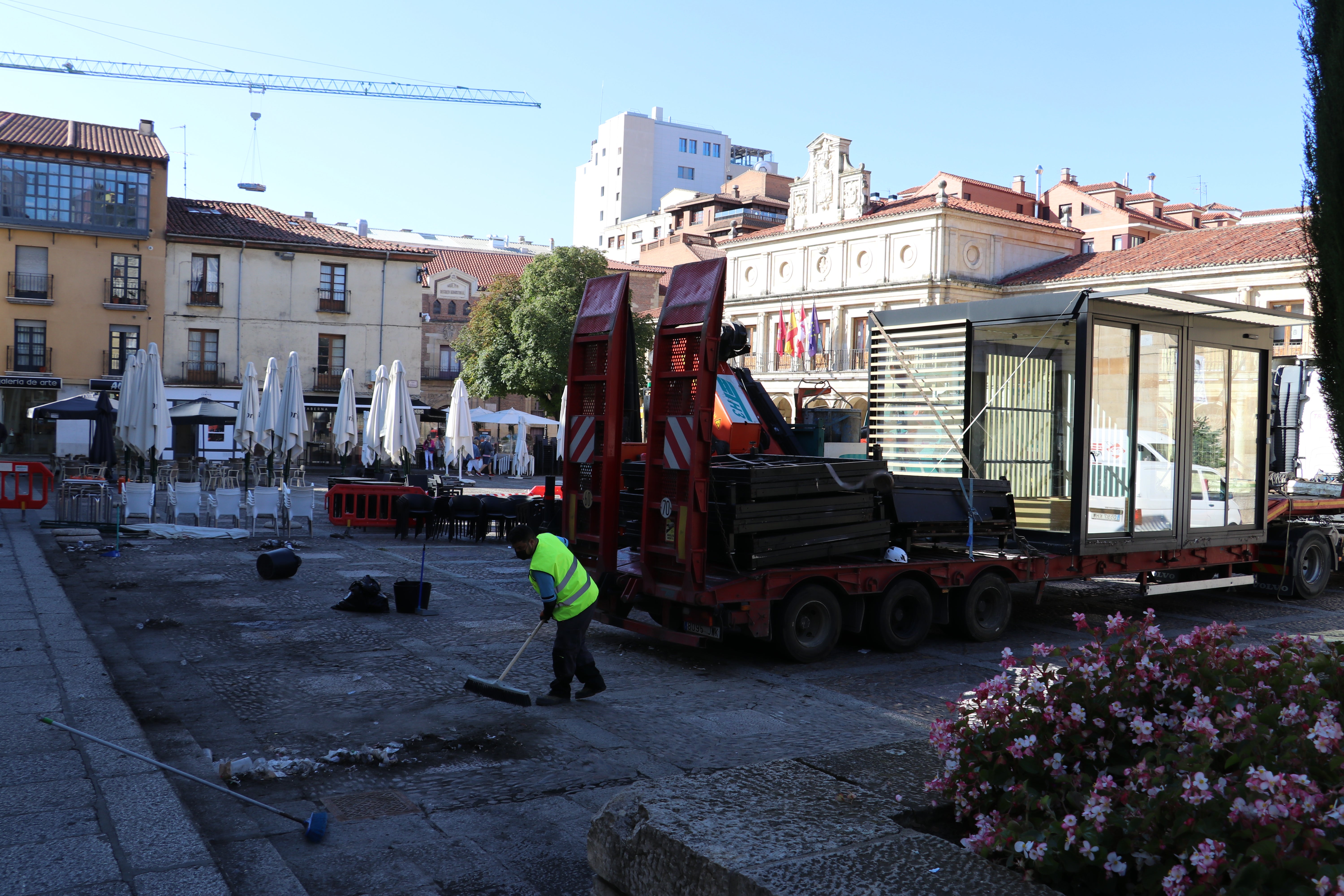 Retirada de los veladores de la plaza San Marcelo