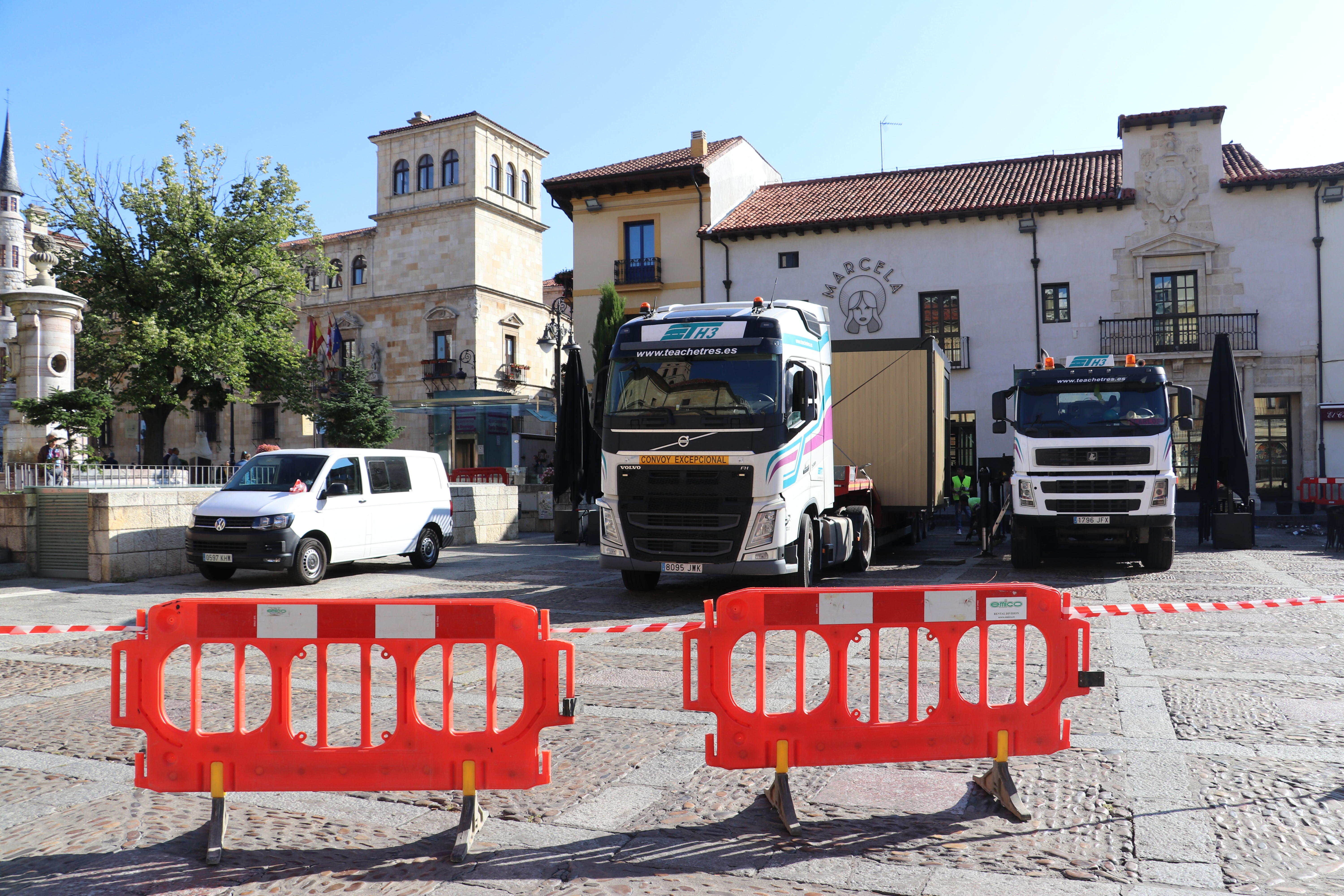 Retirada de los veladores de la plaza San Marcelo