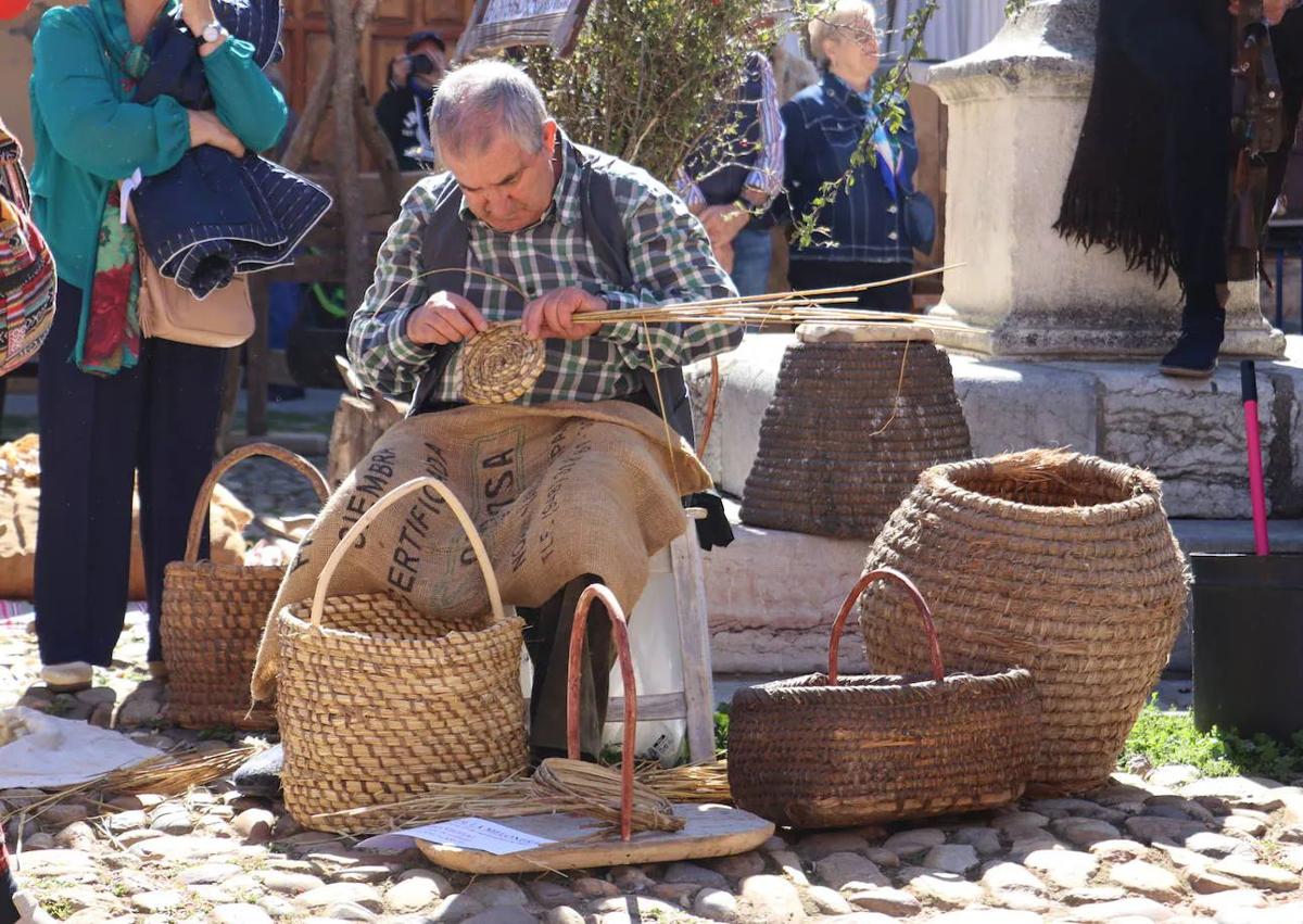 Imagen secundaria 1 - Diez años de La Melonera, una revisión de las tradiciones leonesas con mirada del siglo XXI