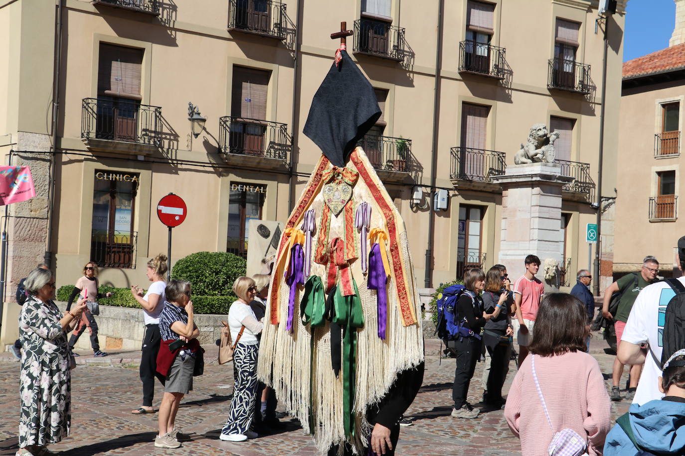 Desfile de la indumentaria tradicional del Viejo Reino