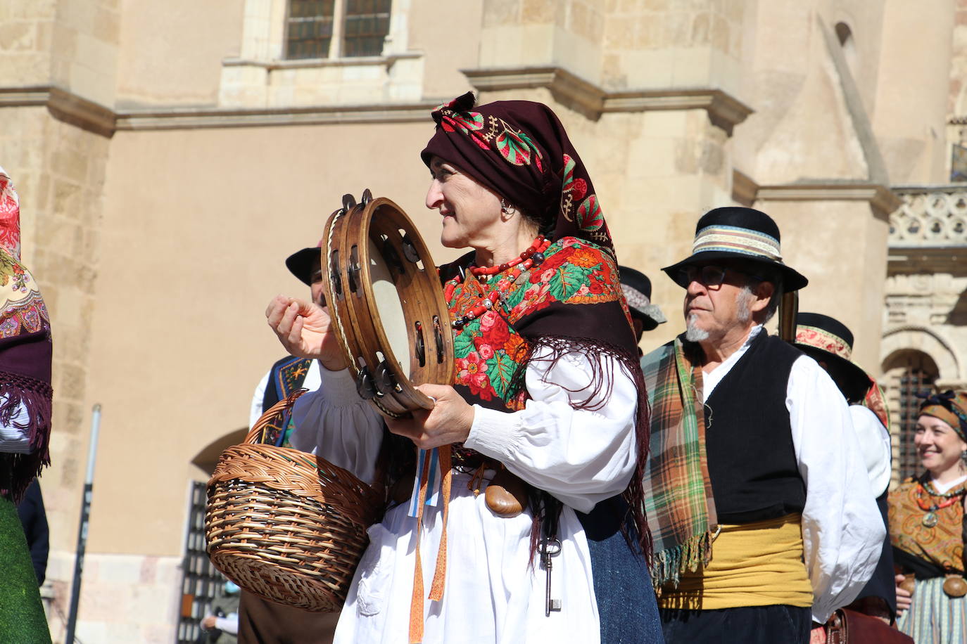 Desfile de la indumentaria tradicional del Viejo Reino