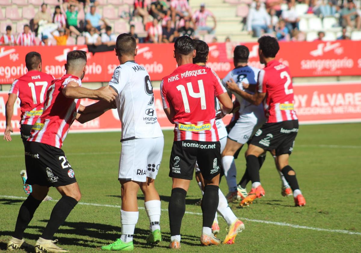 Las mejores imágenes del partido del Zamora CF y la Cultural Leonesa