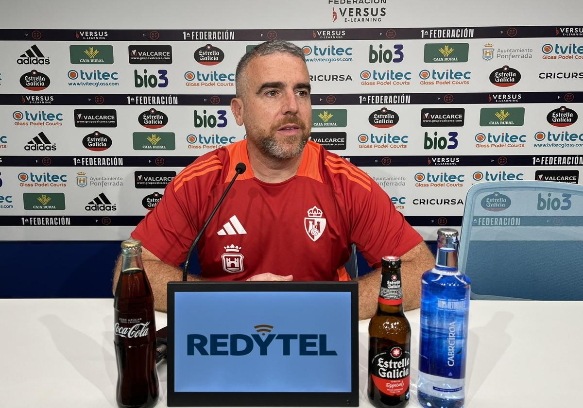 Javi Rey, entrenador de la Deportiva.