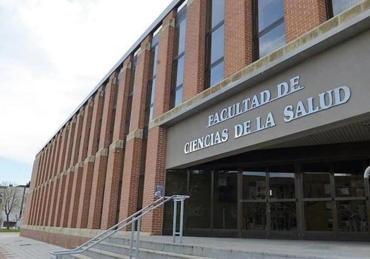 La Universidad de León aspira a albergar la Facultad de Medicina tras 30 años pidiendo los estudios.