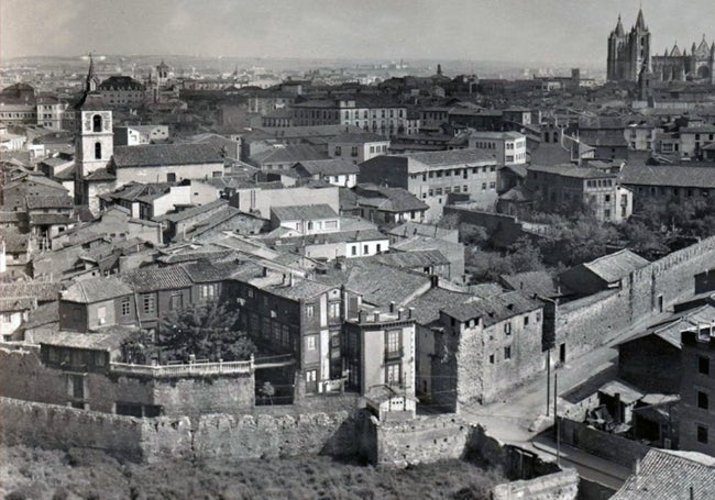 Puerta Moneda y Cercas. 1950.