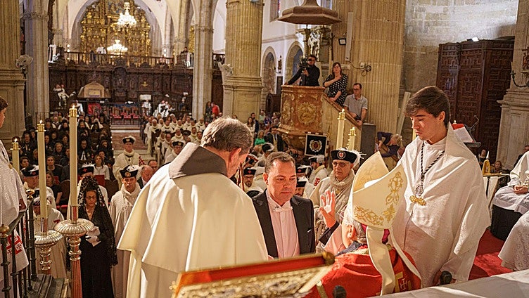 El leonés José María Viejo, investido caballero de la orden más antigua de la cristiandad
