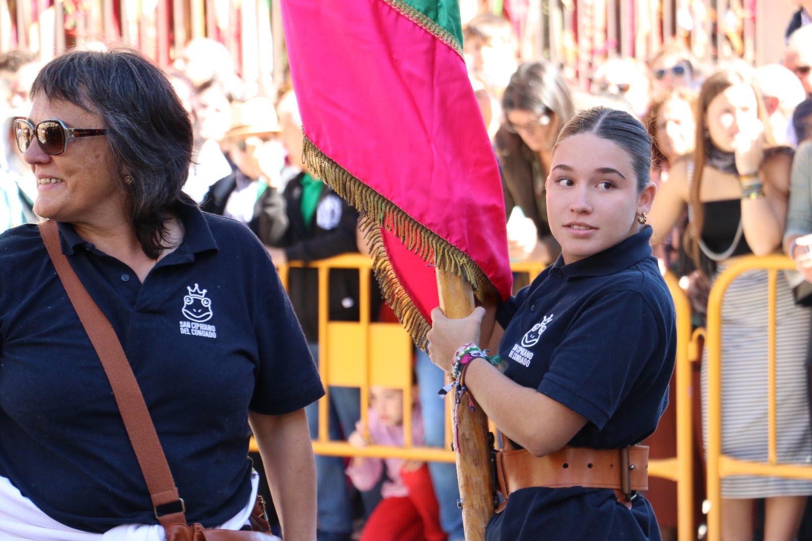 Todas las imágenes del desfile y concentración de pendones por San Froilán