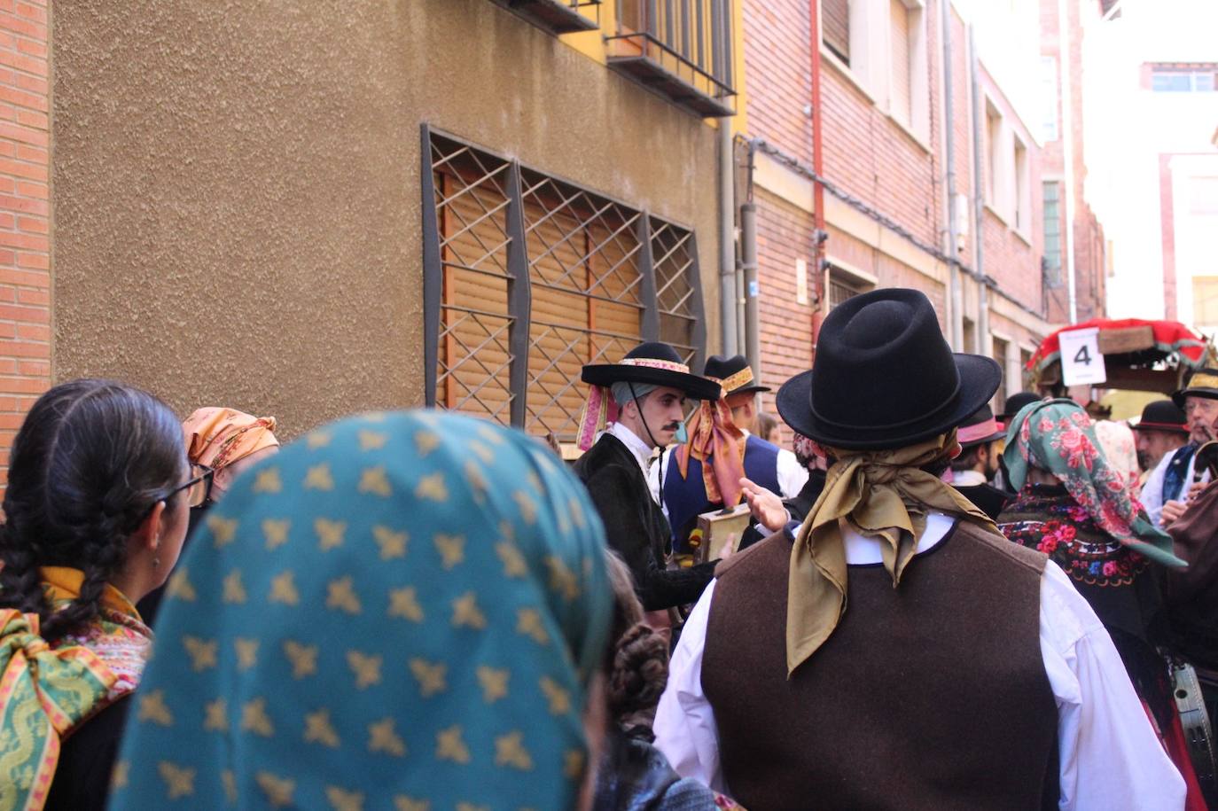 Todas las imágenes del desfile de carros engalanados