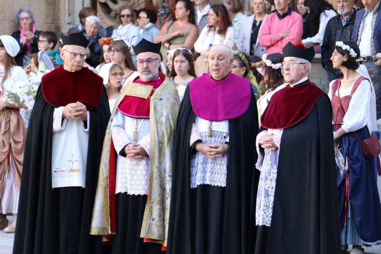 La representación del Cabildo en la Catedral.
