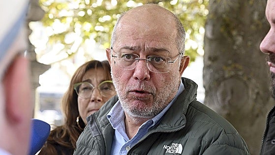 Igea: «Es una estupidez y una estafa llevar el grado de Medicina a León y Burgos»