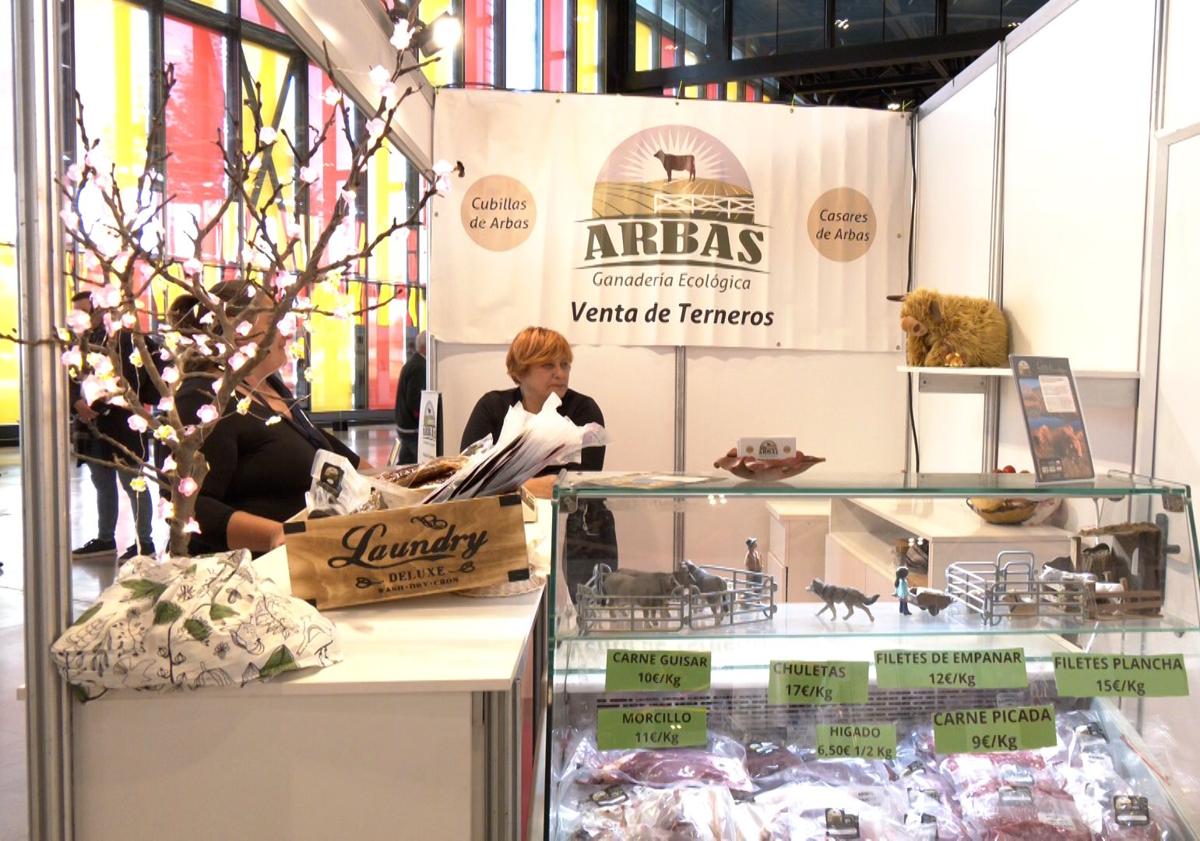 Imagen principal - Ganadería Arbás en la feria de productos de León