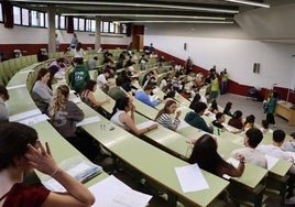 Examen de selectividad en León en una iamgen de archivo.