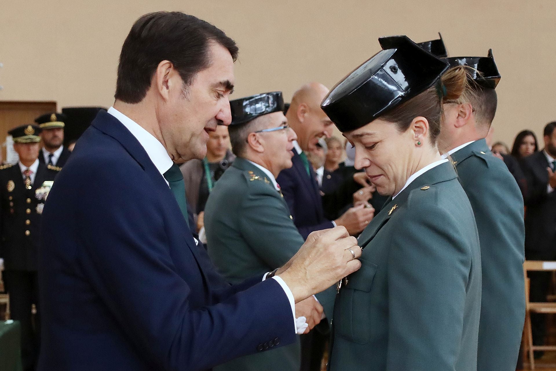 Acto de celebración de la Virgen del Pilar en León