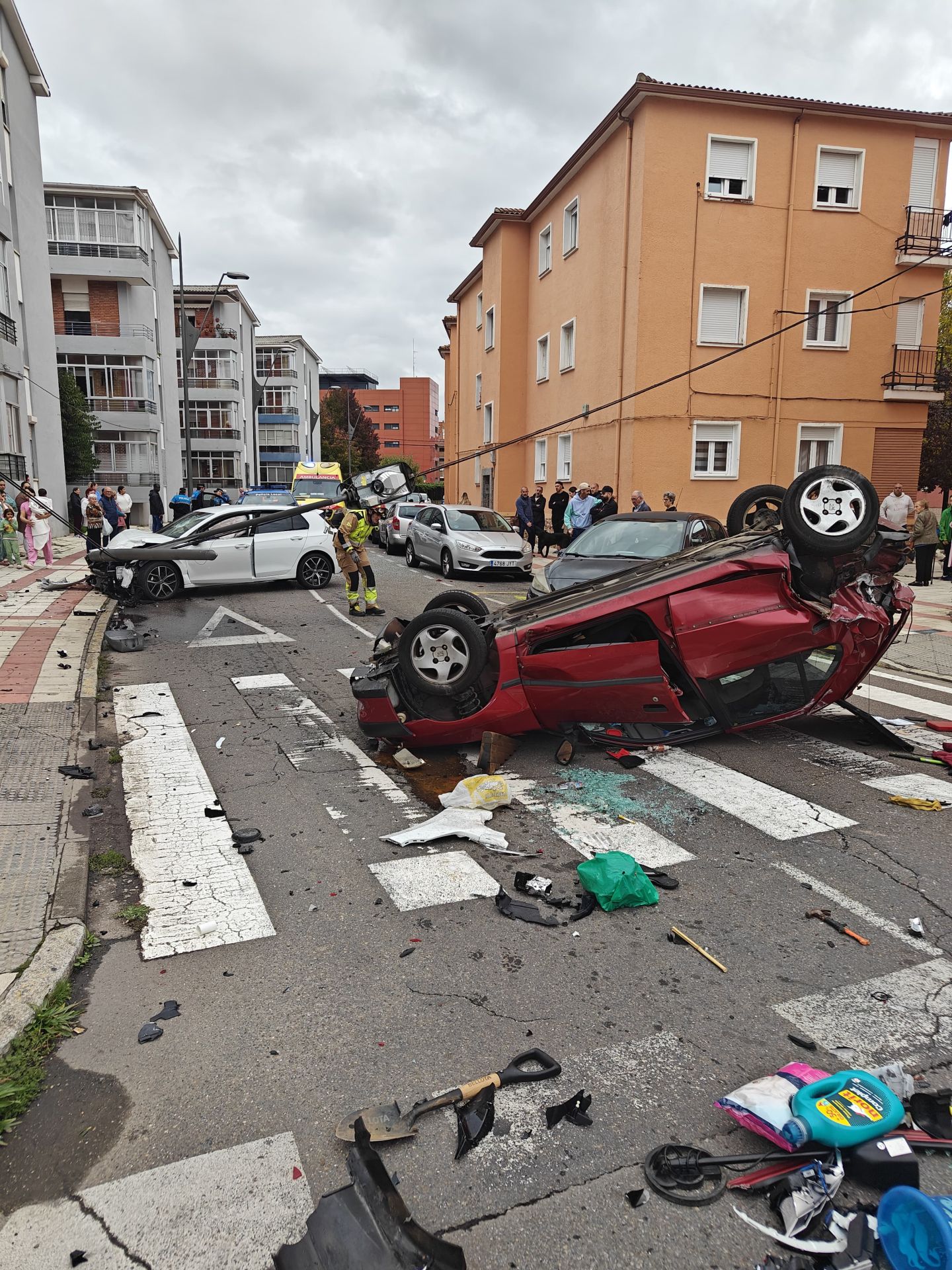 Accidente con tres vehículos implicados en San Andrés del Rabanedo