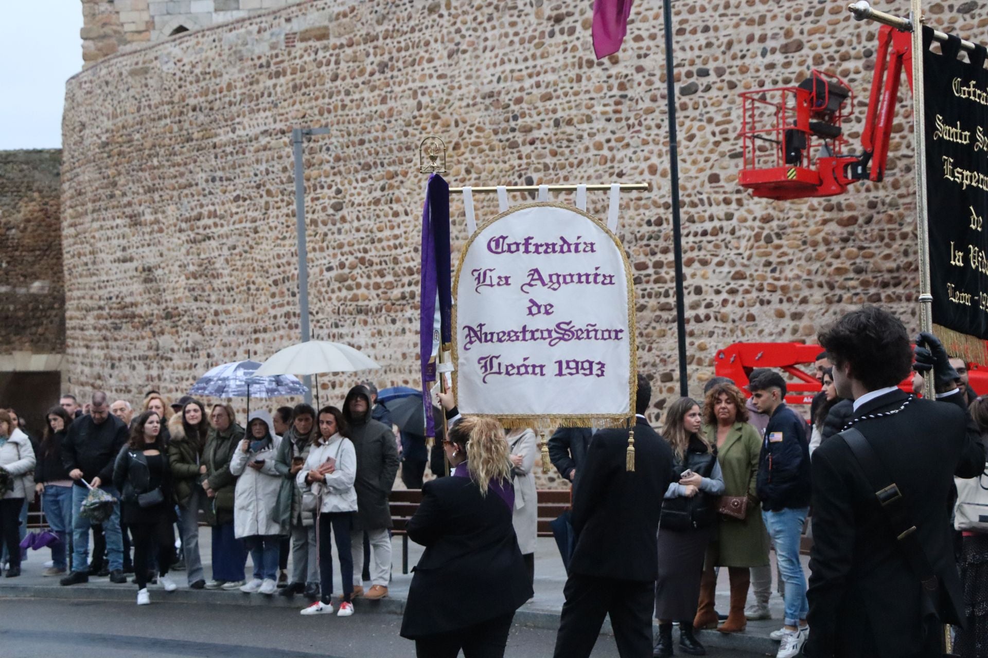 Las mejores imágenes de la Procesión Extraordinaria de San Juan Evangelista en León