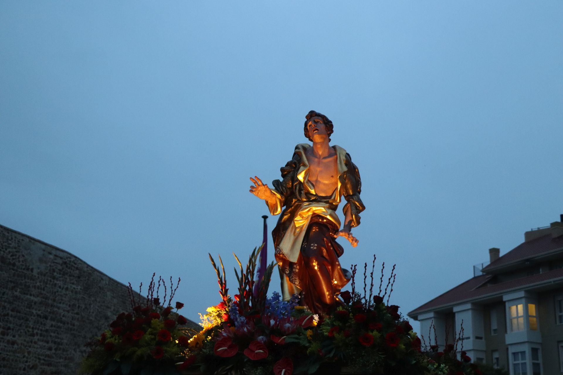 Las mejores imágenes de la Procesión Extraordinaria de San Juan Evangelista en León