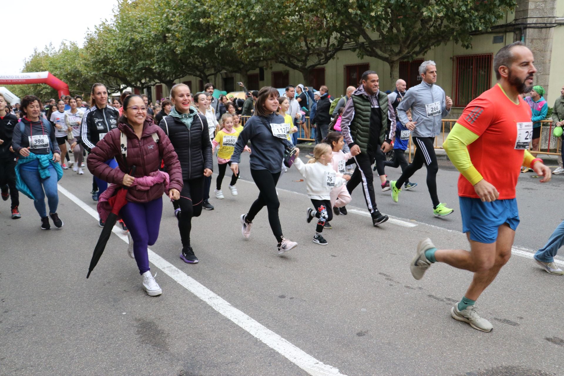 Las méjores imágenes de la carrera popular de los &#039;10 kilómetros Ciudad de León&#039;