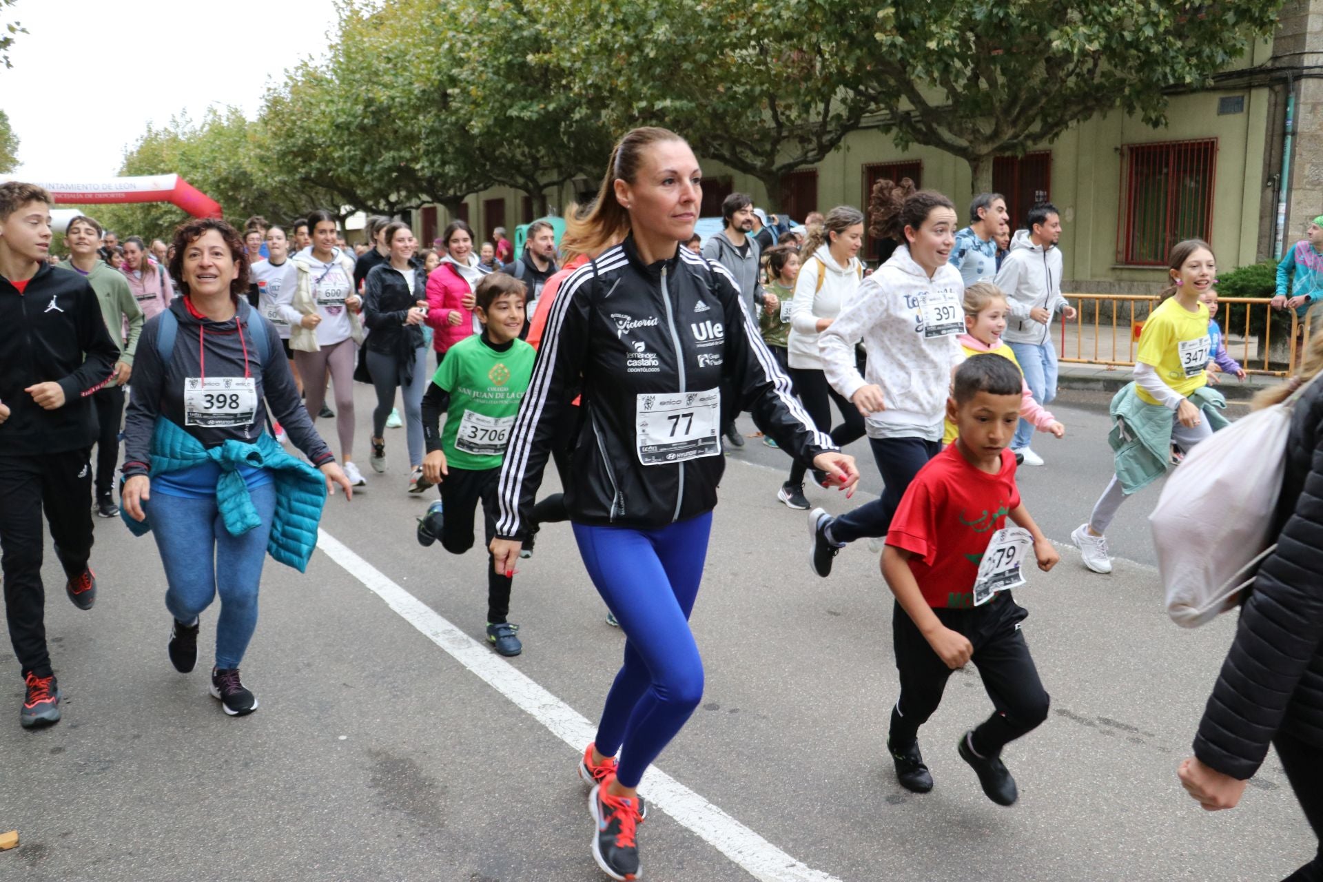 Las méjores imágenes de la carrera popular de los &#039;10 kilómetros Ciudad de León&#039;