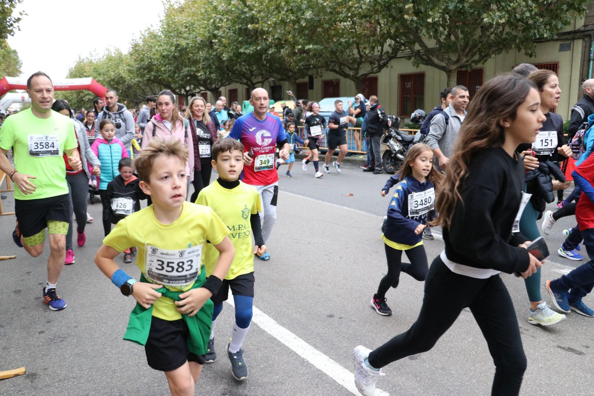 Las méjores imágenes de la carrera popular de los &#039;10 kilómetros Ciudad de León&#039;