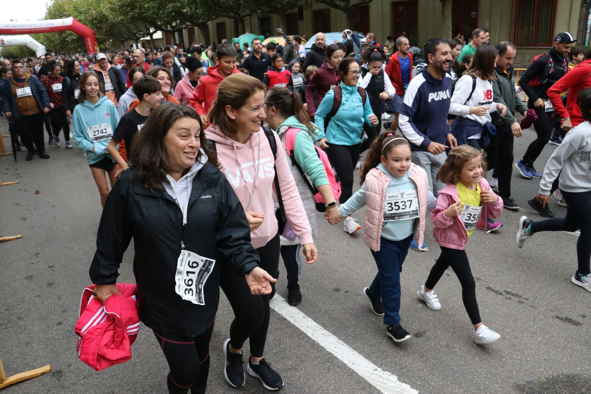 Las méjores imágenes de la carrera popular de los &#039;10 kilómetros Ciudad de León&#039;