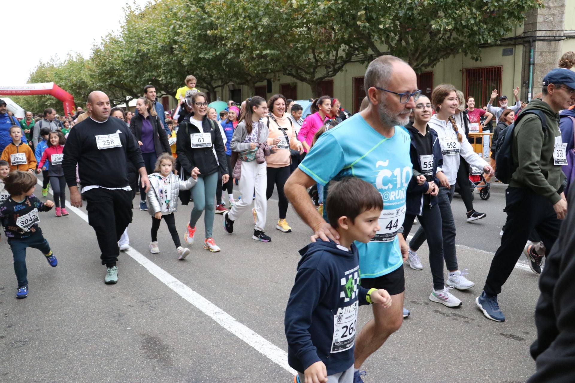 Las méjores imágenes de la carrera popular de los &#039;10 kilómetros Ciudad de León&#039;