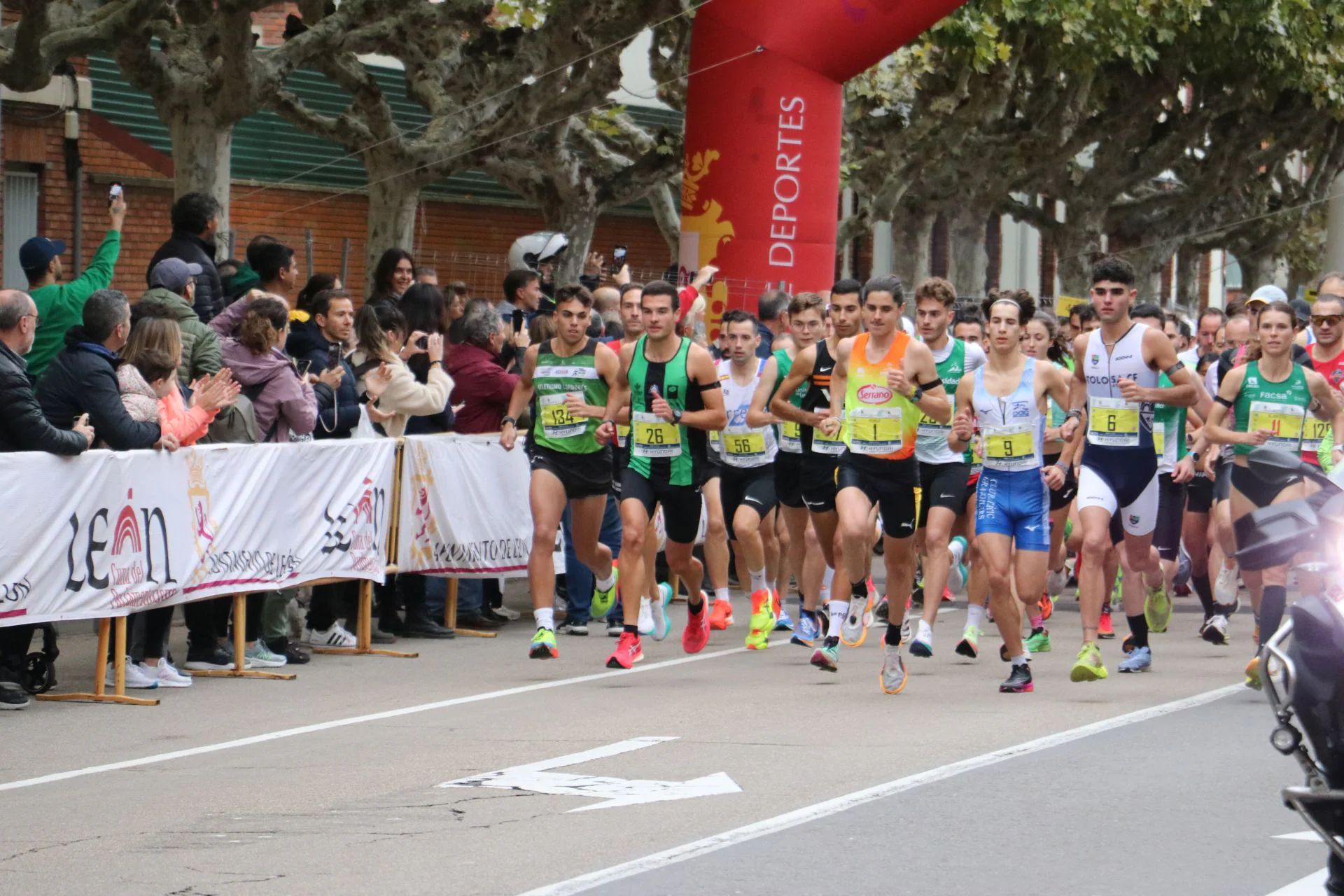 Salida de los &#039;10 kilómetros Ciudad de León&#039;