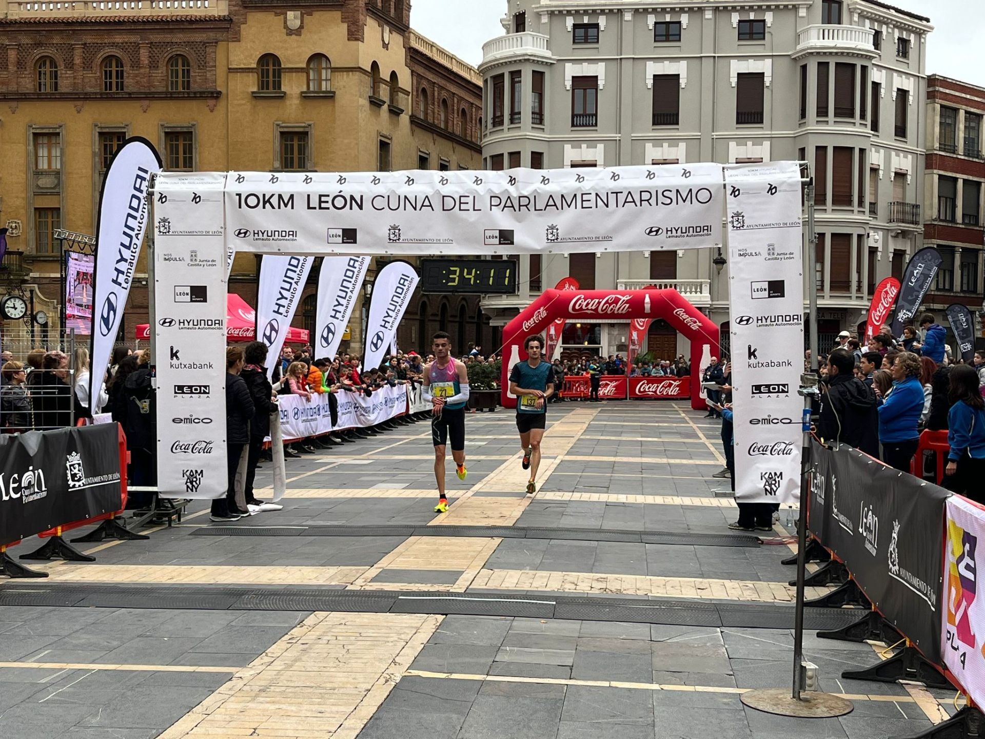 Las imágenes de la llegada a la meta de los 10 kilómetros Ciudad de León