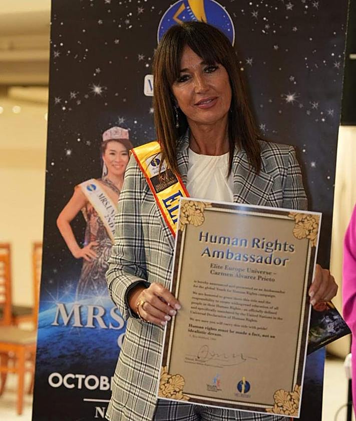 Imagen secundaria 2 - El universo se rinde ante la belleza de la leonesa Carmen Alvar