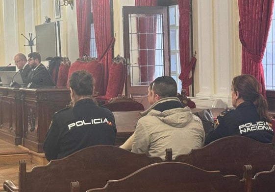 El acusado en la vista de este lunes 21 de octubre en la Audiencia Provincial de León.