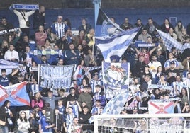 La Grada Durandarte en un partido en El Toralín.