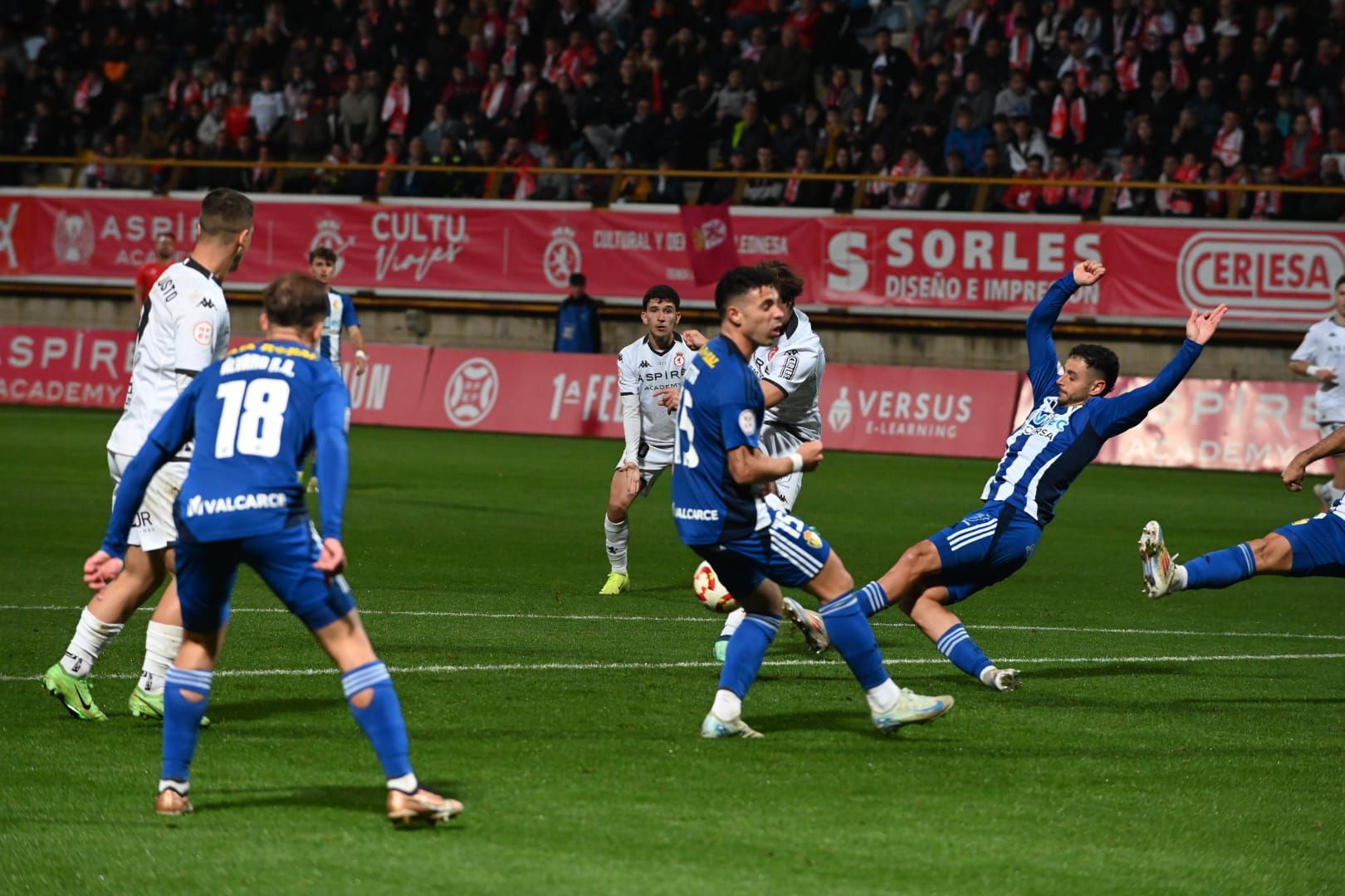 Las mejores imágenes del derbi entre Cultural y Ponferradina